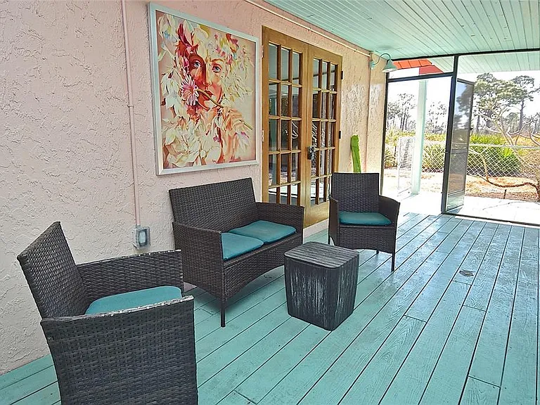 7037 Duke St — Photo 24