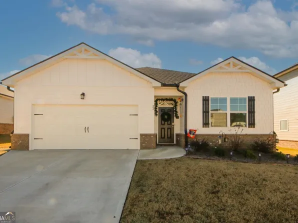 22 Moultrie Ct, Hoschton, GA 30548