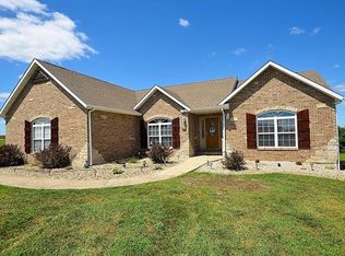 9749 Lebanon Rd, Saint Jacob, IL 62281