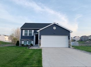 574 Oak Meadow Dr, Middleville, MI 49333