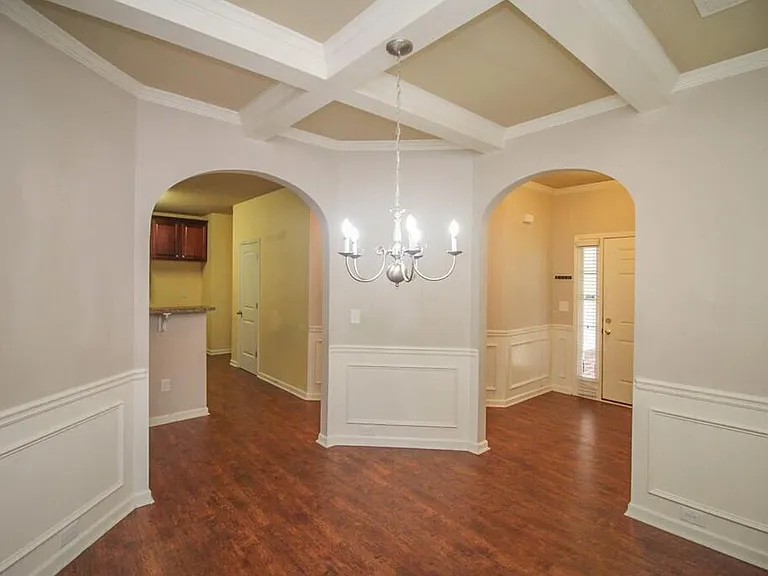 458 Lory Ln — Photo 8