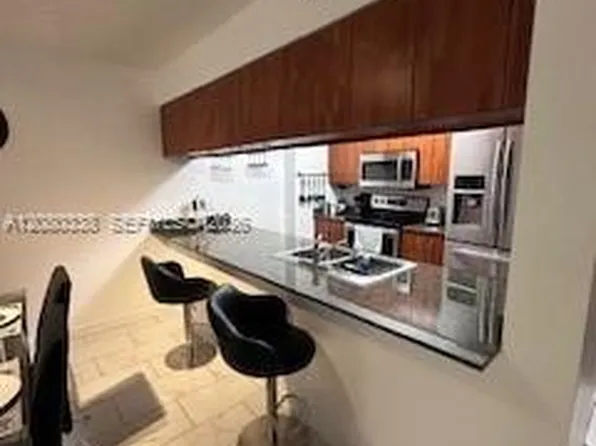 1200 Brickell Bay Dr, Miami, FL