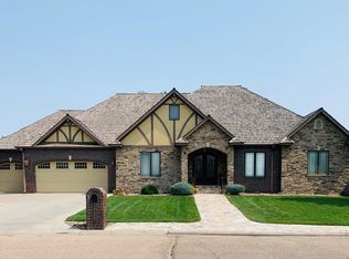 1708 Pinehurst Ter, Great Bend, KS 67530