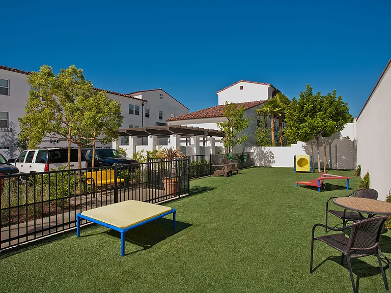 Santa Barbara At Rancho Cucamonga — Photo 12