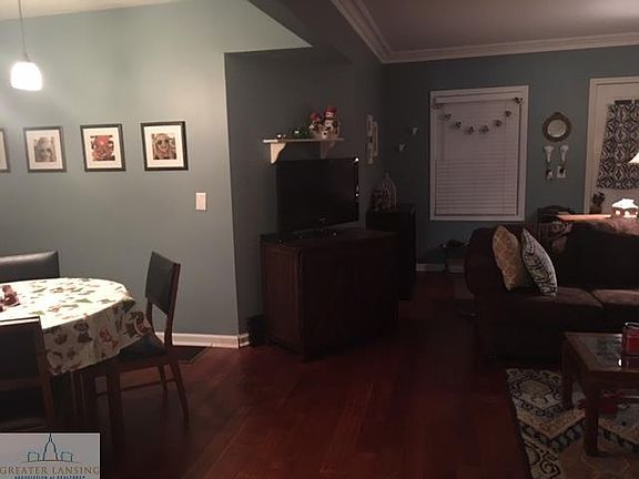 5th image of 655 E Lexington Ave