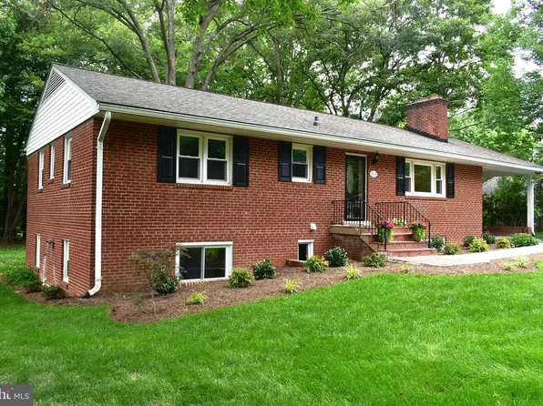 3214 Chichester Ln, Fairfax, VA 22031