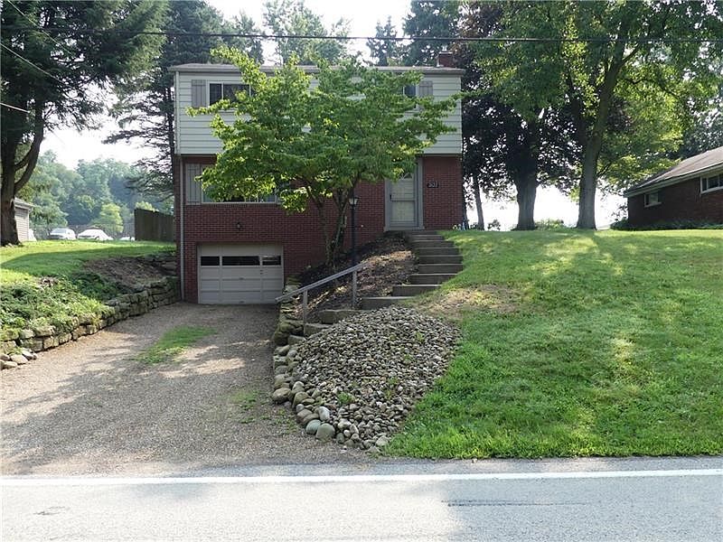 Welcome to 2622 Clare Street!