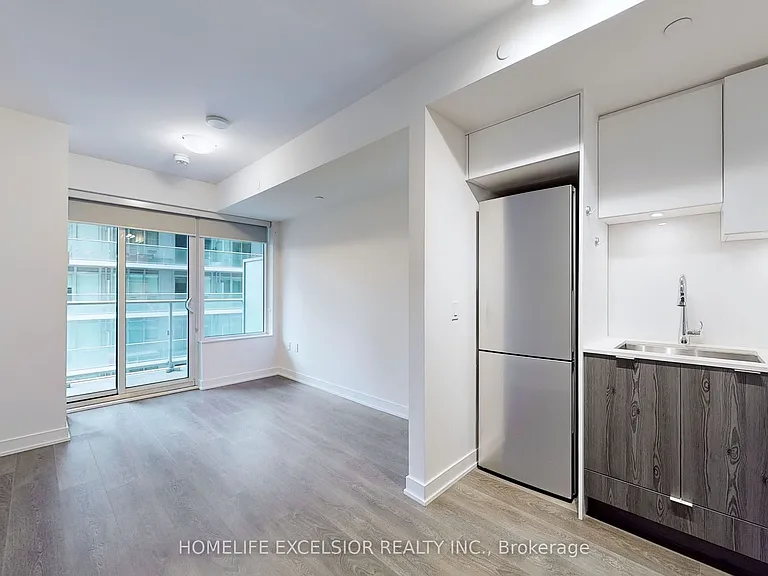 195 Redpath Ave #914 — Photo 10