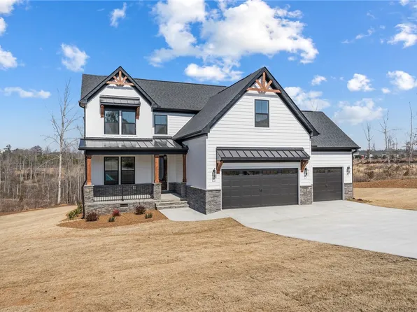 2804 High Bluff Dr, Seneca, SC 29678