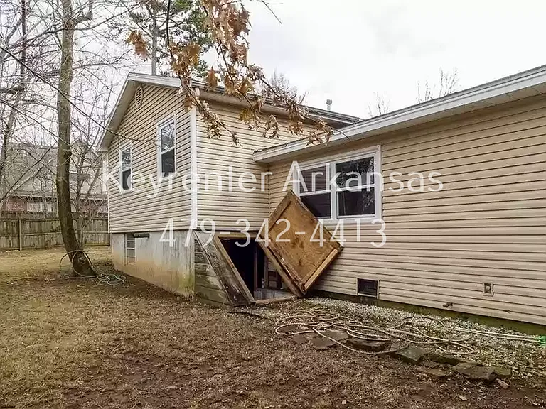1144 N Vista Pl — Photo 20