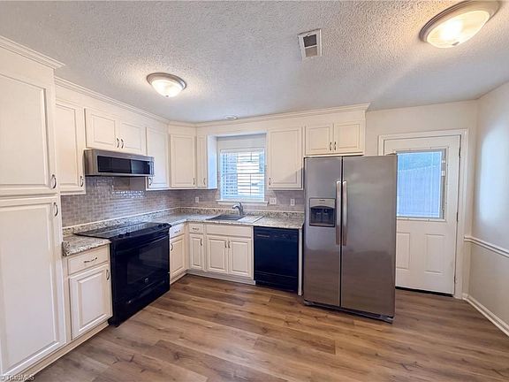 2nd image of 1311 W Meadowview Rd APT B