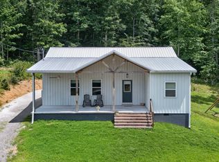 1047 Old County House Rd, Charlotte, TN 37036