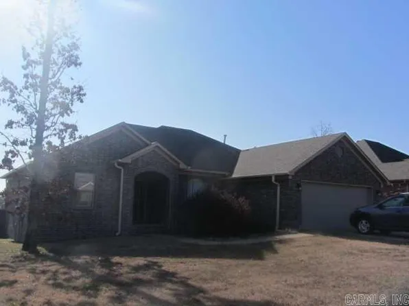 1912 Airborn Dr, Jacksonville, AR 72076