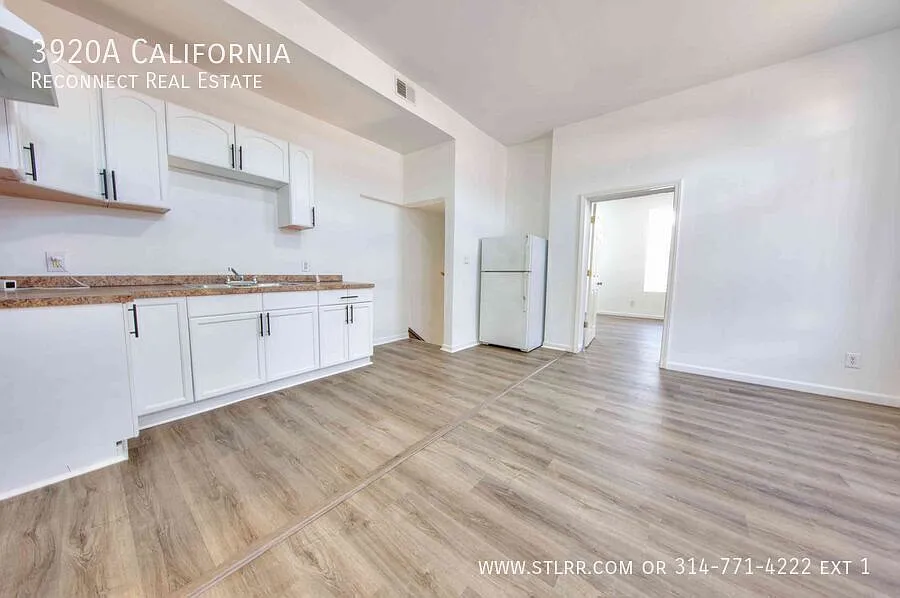 This Updated 2-Bedroom, 1-Bath Apartment Offers Comfortable Living With Modern Touches. Price Red... — Photo 3