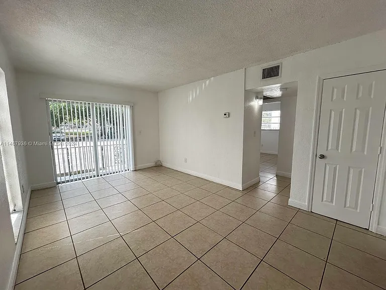 8277 NE Miami Ct #102 — Photo 7