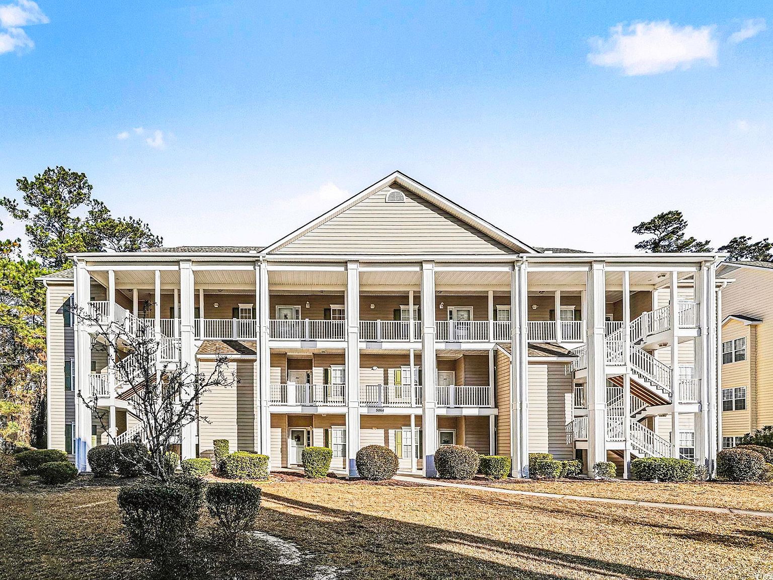 5864 Longwood Dr. #304