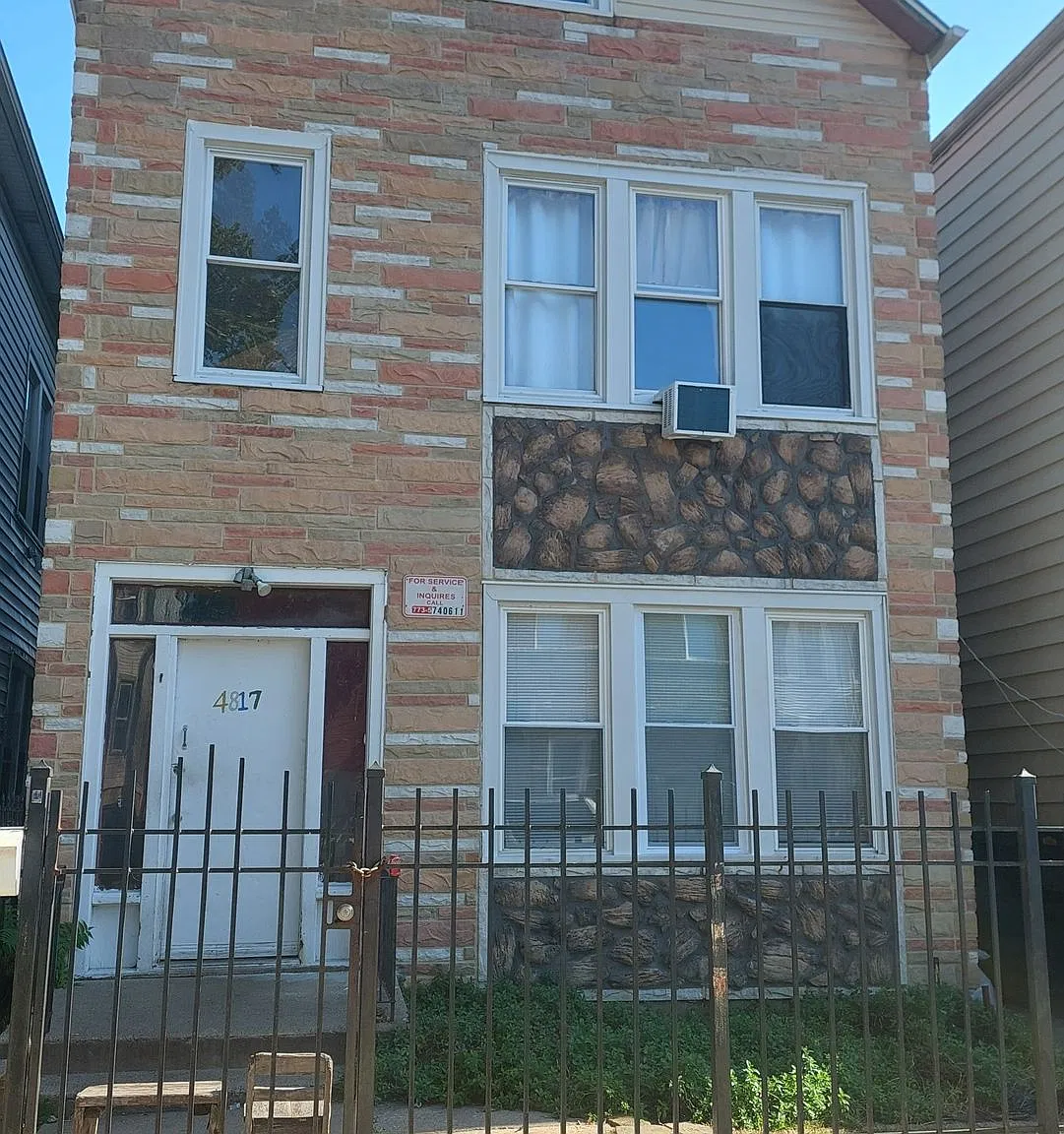 48 Laflin — Photo 1