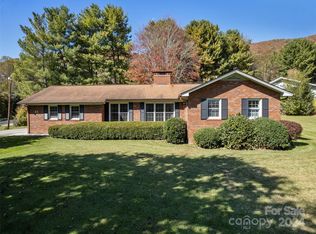 36 Little Mountain Rd, Waynesville, NC 28786