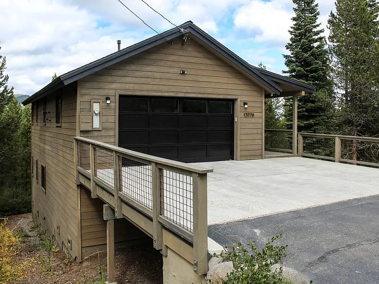 13779 Northwoods Blvd — Photo 20