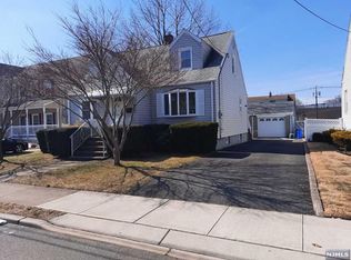 277 3rd St, Saddle Brook, NJ 07663