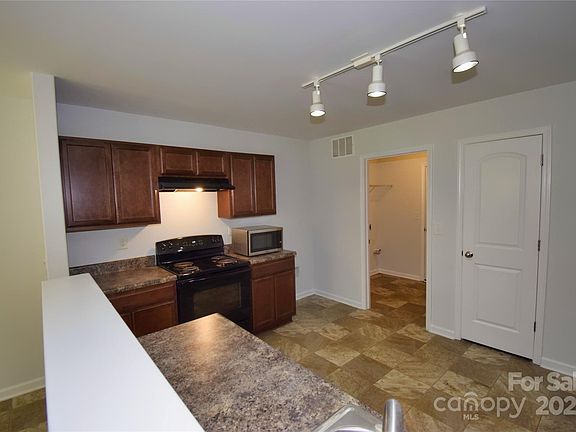 2nd image of 9721 Castle Terrace Ct