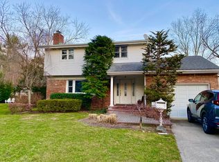 6 Cove Ln, Port Washington, NY 11050