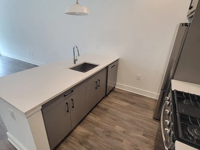 403 7th St #603 — Photo 3
