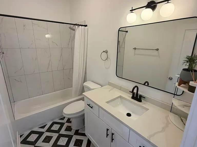 1344 W Ohio St #3R — Photo 9