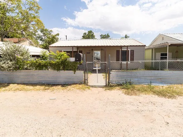 917 Martin St, Kermit, TX 79745