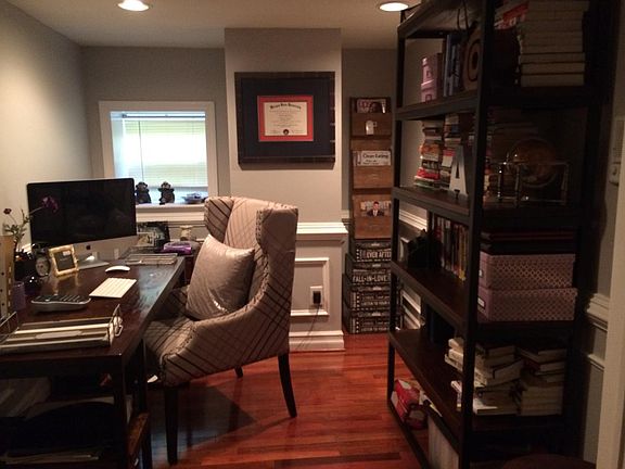 Bonus room w/ french doors