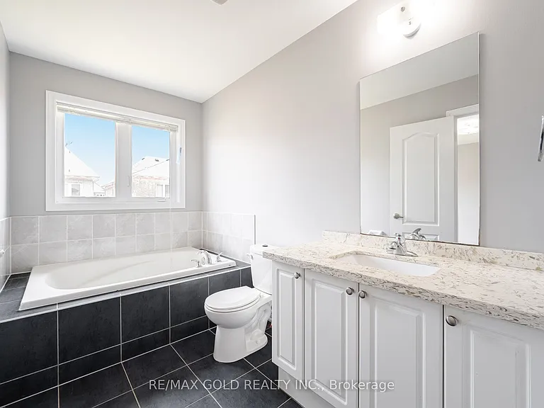 67 Yardley Cres — Photo 29