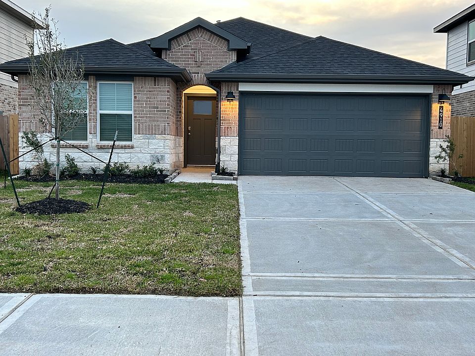 1st image of 4910 Arvida Ln