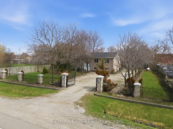 5945 King St, Caledon, ON L7C 0V1