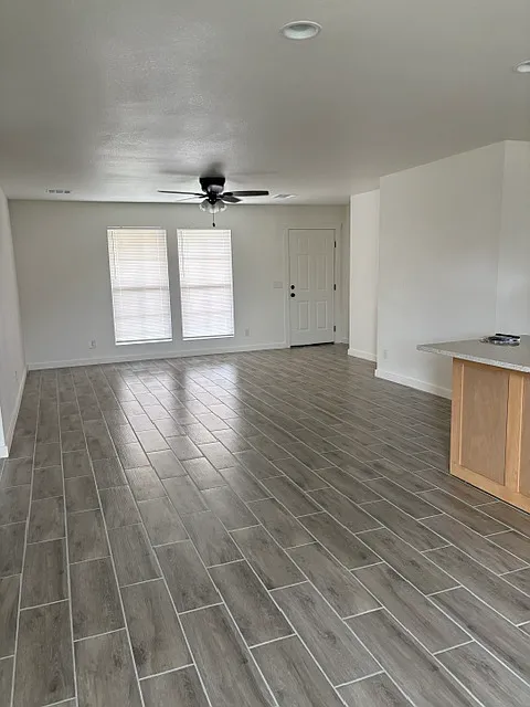 3 bed, 1297 sqft, $1,700 — Photo 3