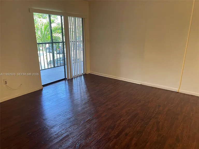 819 NE 199th St #6-205 — Photo 8