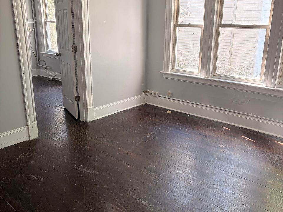1st image of 112 Shelley St APT 2