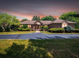 41252 Llewelyn Dr, Northville, MI 48167