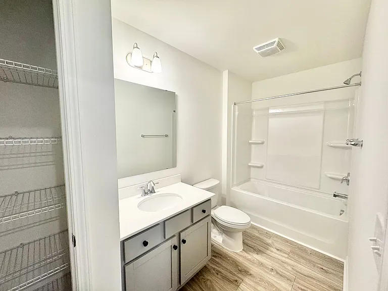 1326 Short St — Photo 8