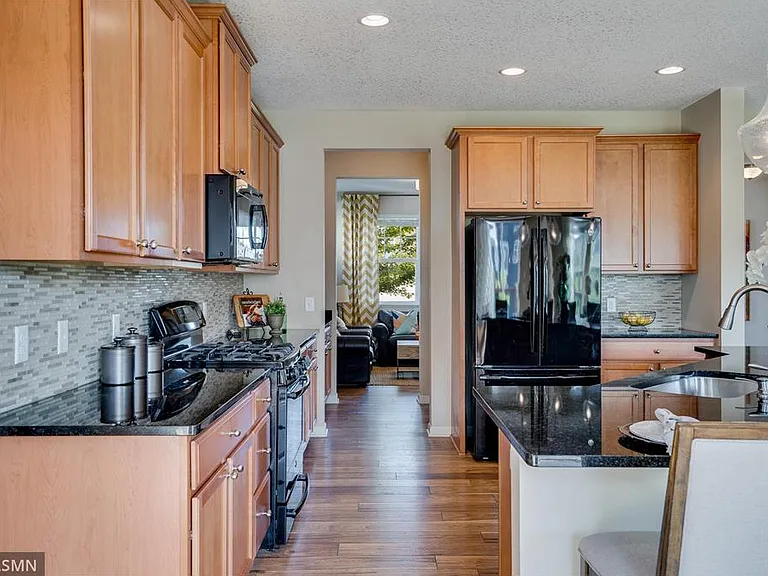 1290 Eagle Point Dr — Photo 8