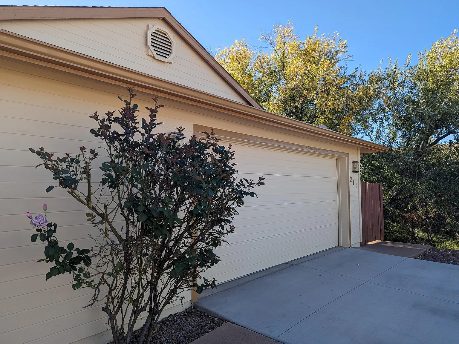 3 bed, 1433 sqft, $2,000 — Photo 2