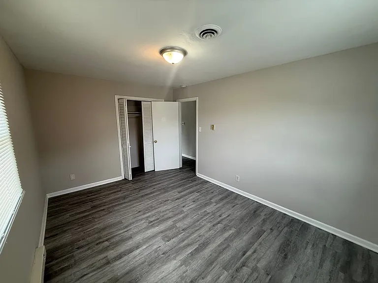 1633 N Valor Dr — Photo 9