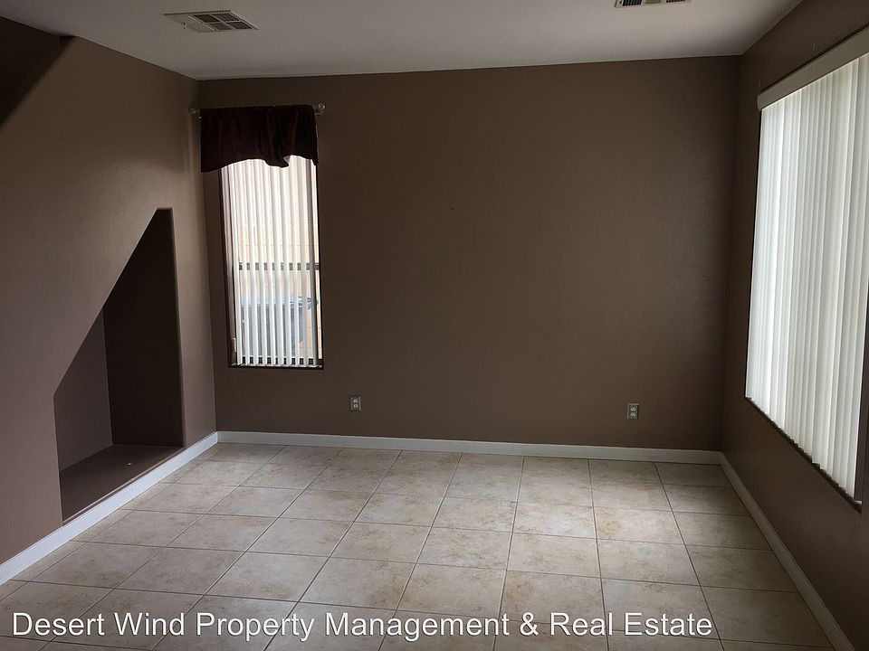 1st image of 221 W Beechnut Pl