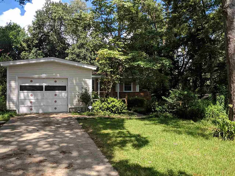 1030 Marys Dr — Photo 1