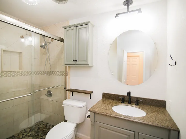 413 Woodway Ln — Photo 21