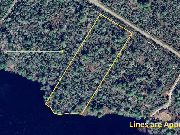 105 Peters Dr, Shelburne, NS B0T 1W0