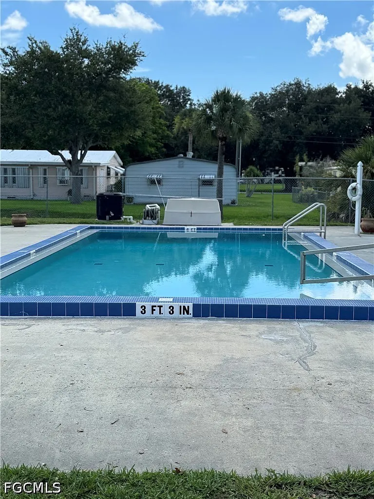 1 bed, 1.0 bath, 527 sqft, $900 — Photo 2