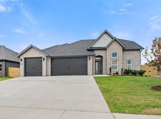 1901 Salmon St, Pea Ridge, AR 72751