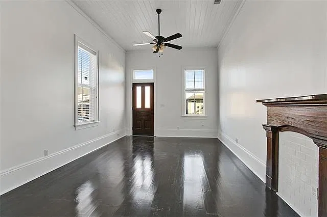 2 bed, 1.0 bath, 1050 sqft, $1,600 — Photo 2