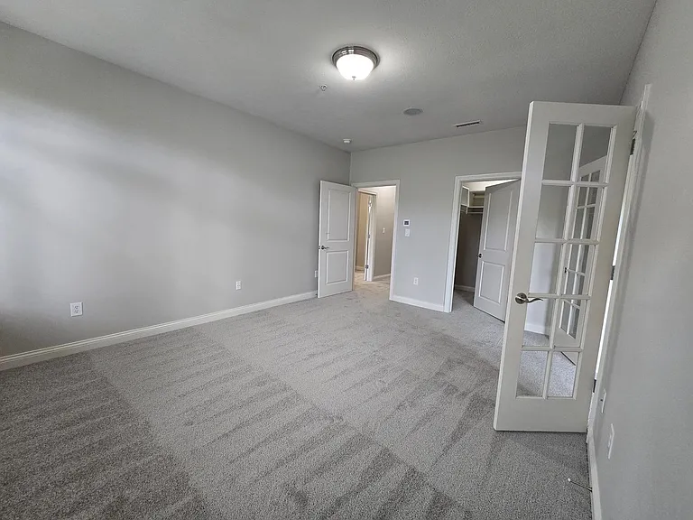 Pinnacle on Meridian — Photo 22
