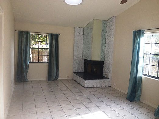 4th image of 825 Long Meadow Ct